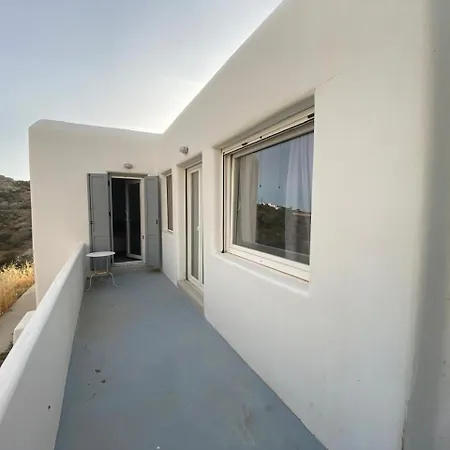 Paradise View - One Bedroom House Holiday home *